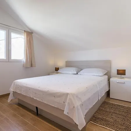 Vanja Apartment Komiza