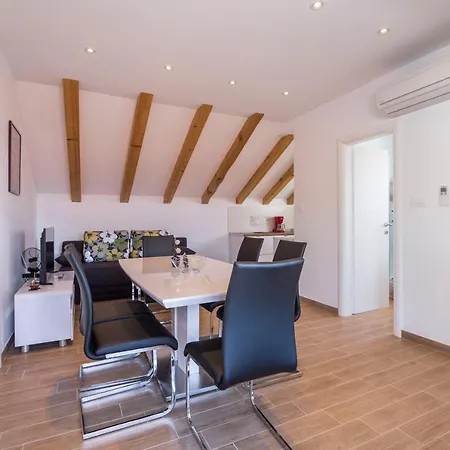 Vanja Apartment Komiza